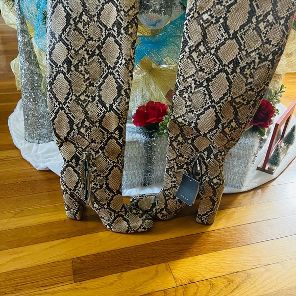 By Zara brand Snake print boots brand new, size shown on this picture - Picture 4 of 4